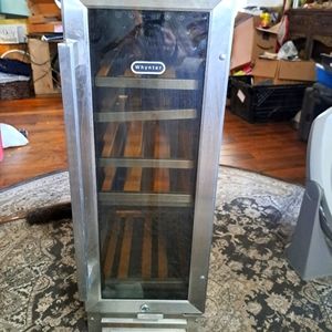 Winter 18 bottle WINE FRIDGE...stainless and black,natural wood racks, NEW